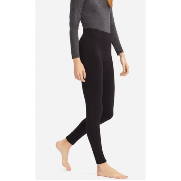 Uniqlo Pants - 2/$20 🛍️ UNIQLO Heattech Ultra Warm Leggings